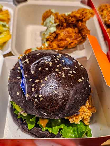 吃12个汉堡被拉黑！女子硬刚不接受道歉🔥