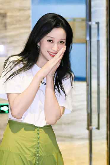 倪虹洁泪崩：离婚后与儿子形同陌路，太戳心💔