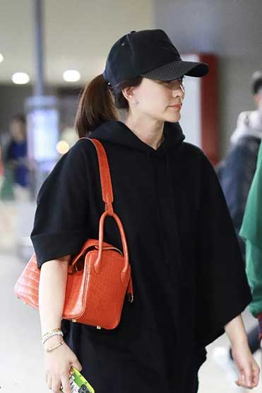 李小冉一公后自曝唱歌难听 反差圈粉