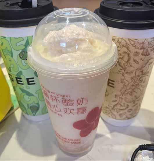 一天三杯奶茶 37岁女子嗓子被烧坏
