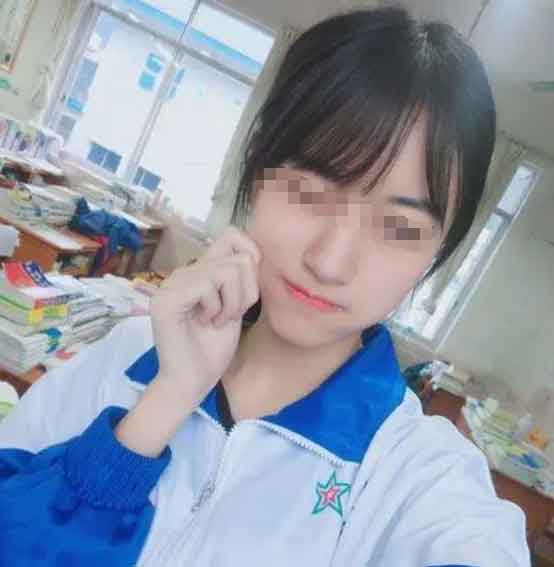 女生高考查分601分 老师鸣礼炮欢呼