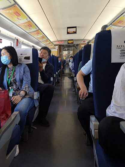 小车高铁站停放7年欠费近6万,僵尸车引热议