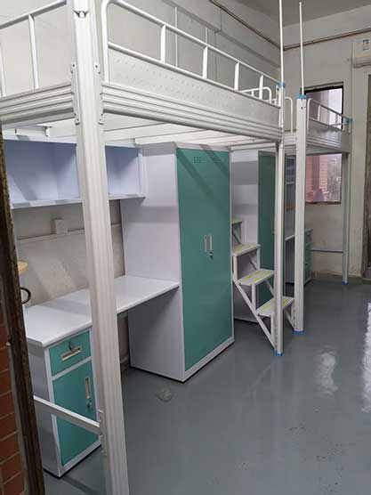 宿舍床位爬梯设计不合理，多名学生摔伤