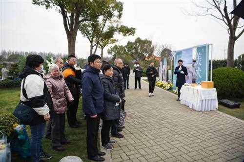  著名画家王宏喜先生纪念碑落成暨元宇宙人生艺术馆发布仪式在福寿园海港陵园举行