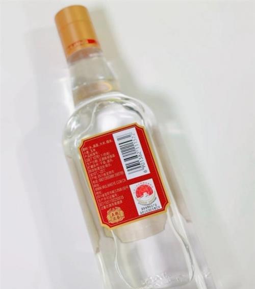  看酒花就能判断是不是粮食酒？尖庄教你识别纯粮酒的正确姿势