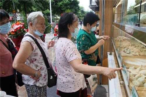 袁记云饺创始人袁亮宏获评"南海好人"，袁记食品热心公益积极履行社会责任