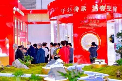 双城联展传递千年风韵与品牌势能 五粮液闪耀2024中国品牌日