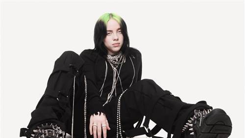 独家：Billie Eilish 与 Apple Music 分享隔离期间的创作、与父亲的电台节目以及与歌迷一起成长的故事