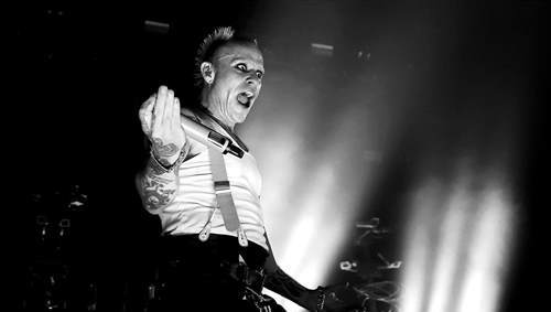 英国乐队 The Prodigy 主音 Keith Flint 逝世，享年 49 岁