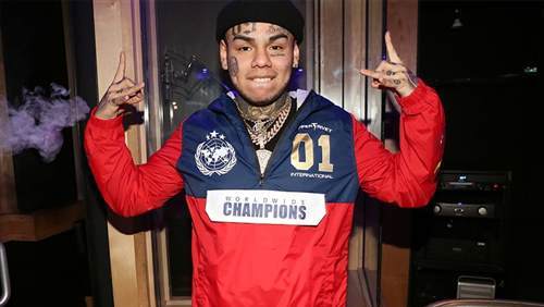 饶舌歌手 6ix9ine 于纽约餐厅爆发枪战事件