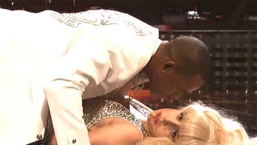 Lady Gaga & R. Kelly《Do What They Want》演出视频曝光