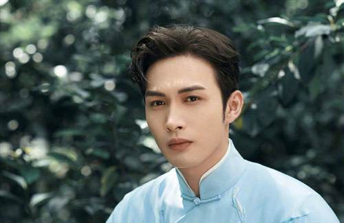 张彬彬接种完疫苗后发文：生在中国太幸福了！
