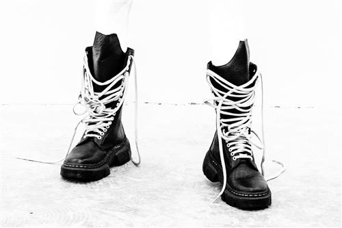 Dr. Martens x Rick Owens 最新联名鞋款登场