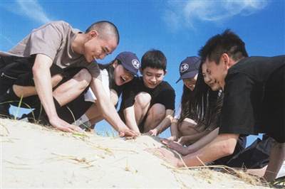다다DADA多多 2022 春夏快闪限定系列「Student」正式发布