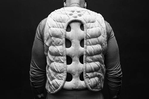 鱼骨设计兼具救生衣样貌！Keel Labs x Mr. Bailey 全新 Starboard Vest 背心登场