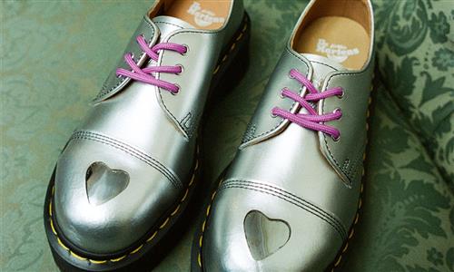 Dr. Martens x MadeMe 合作鞋履即将发布