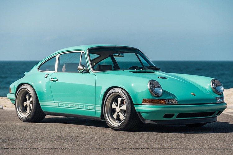 1991 年 Porsche 911「Malibu」别注定制配色正式于 RM Sotheby's 出售