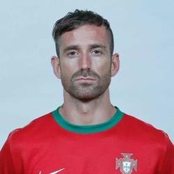 劳尔·梅雷莱斯