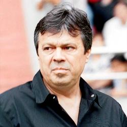 米洛拉德·科萨诺维奇