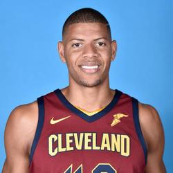 沃尔特·塔瓦雷斯