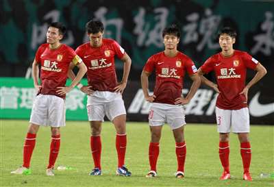 2-1到4-1！广州队无解，差9分=回中超，名帅神操作，许家印回来了