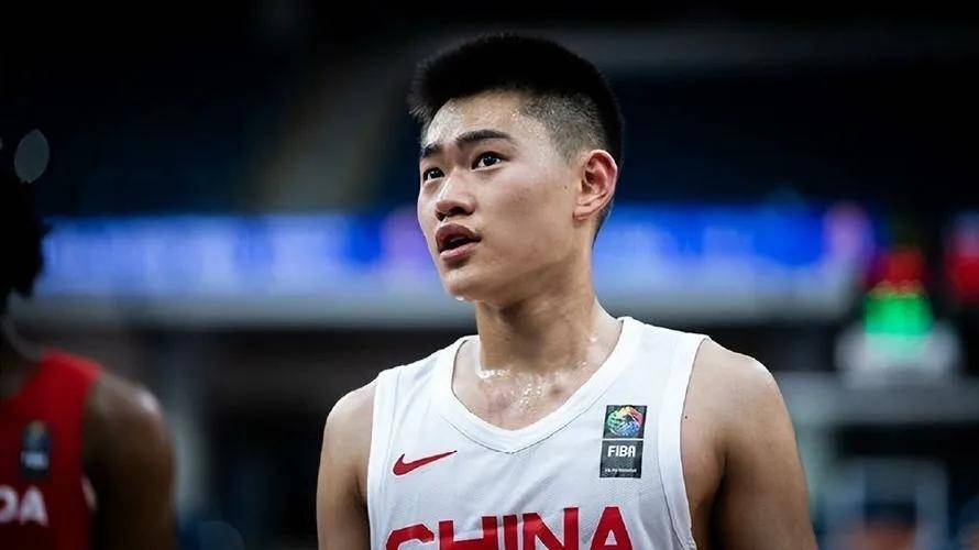 一夜爆红的U19中国男篮控卫赵维伦的国家队和CBA未来会怎样