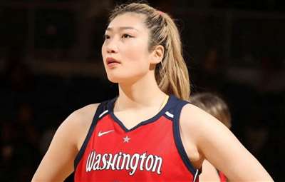 三分命中40%！李梦变女版库里，赛后晒照暂别WNBA