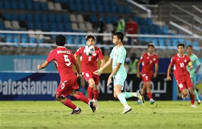 U17亚洲杯：死亡之组国少1-1塔吉克王钰栋进球门将黄油手送大礼