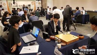 LG杯李轩豪不敌申真谞 柯洁等四位中国棋手进八强