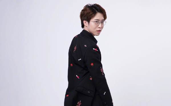 嗨氏